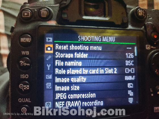 Nikon d7000 bodey lench and battery charger ,bag